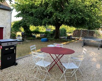 Quiet cottage with garden and wifi in Saint-Doulchard - Saint-Doulchard - Patio