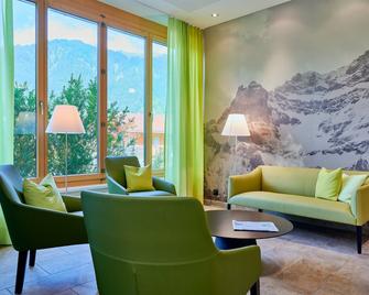 Ferien- und Familienhotel Alpina Adelboden - Adelboden - Living room