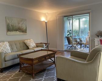 Flip Flop 1 - Sanibel - Living room