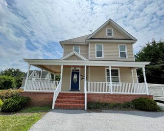Well appointed home in the heart of historic Reisterstown. 22 miles N/W of Balt - Reisterstown - Building