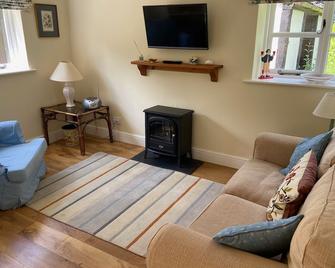 Oke Apple Cottage - Blandford Forum - Living room