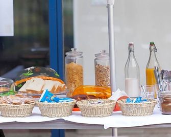 Ostellolinda - Milan - Buffet
