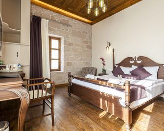 Orchis Hotel - Ayvalik - Bedroom