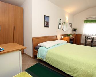 Parenzana Superior Double Room Palma - Piran - Habitación