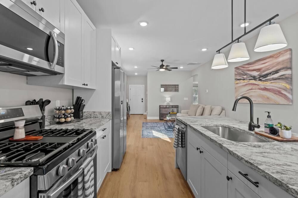 Delightful modern duplex apartment well located in welcoming South Broad Ripple - Indianápolis - Cocina