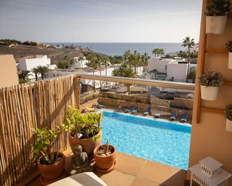 Sea View Apartment 4Pax With Pool Near The Beach - Esquinzo - Zwembad