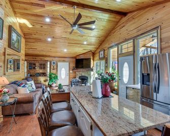 Mountain-View Cabin about 2 Mi to Downtown Clayton! - Clayton