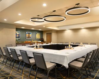Holiday Inn & Suites Oakland - Airport By IHG - Oakland - Mötesrum