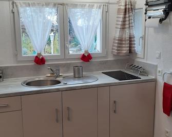 Charming villa in the heights of the village between Nyons and Vaison la Romaine - Mirabel-aux-Baronnies - Cocina