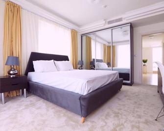 33rd floor luxury apartment spa & fitness - Skopje - Bedroom