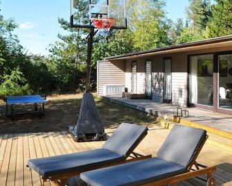 Splendid Holiday Home in Bording With Roofed Terrace - Bording - Patio