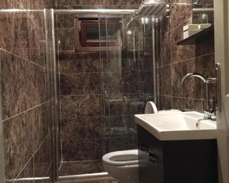 Assos Sardunya Butik Hotel - Sazli - Bathroom