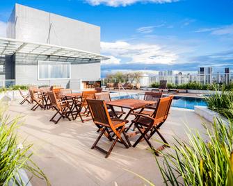 ibis Styles Belem Hangar - Belém - Piscina