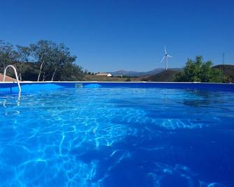 Secluded large holiday home in one of the most picturesque regions of Europe. - Serón - Piscina
