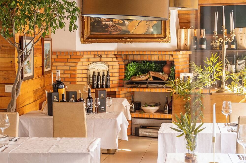 لاكشري جيست هاوس أوبوس وان - فارو - مطعم