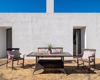 Amazing Country House In Alentejo - Quinta Velha Do Pêro Boi - Holiday Rentals - Castelo de Vide - Innenhof