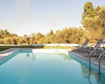 Eight Olives Luxury Villa - Kassandreia - Alberca