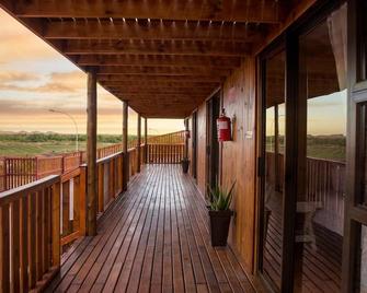 Kalahari Lion's Rest - Upington - Balcón