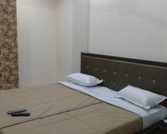 Hotel Surya - Chhindwāra - Bedroom