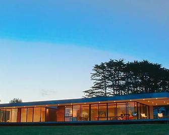 사이프러스 힐 - 마렌고 - 건물