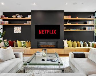 The Bella Villa Venice Beach - luxury interior design - spa and terrace - Los Angeles - Oleskelutila