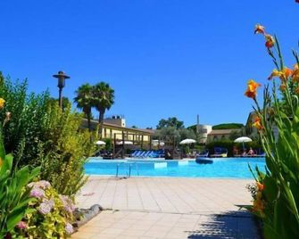 Nature & Country Resort Near The sea - Arborea - Pool