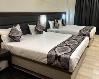 Hotel Gurudev Kunj - Faizābād - Habitación