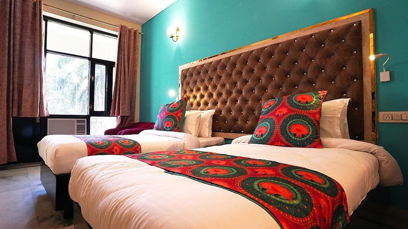 Hotel Neeraj Bhawan- Triveni Ghat