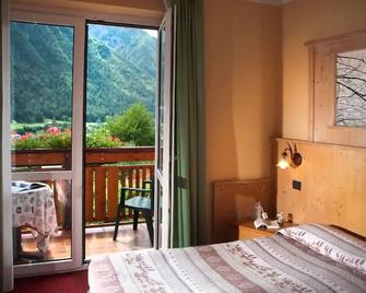 Hotel Michela - Male - Bedroom