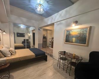 310 Guest House La Vyda - San Juan - Bedroom