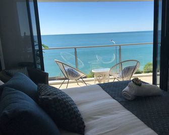 Pier One Ocean View Luxury Apartment - Hervey Bay Best Ocean Views In The Bay. - Urangan - Balcony
