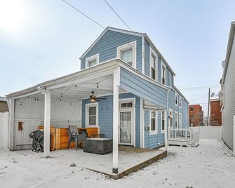 Family-Friendly Louisville Gem Prime Location! - Louisville - Building