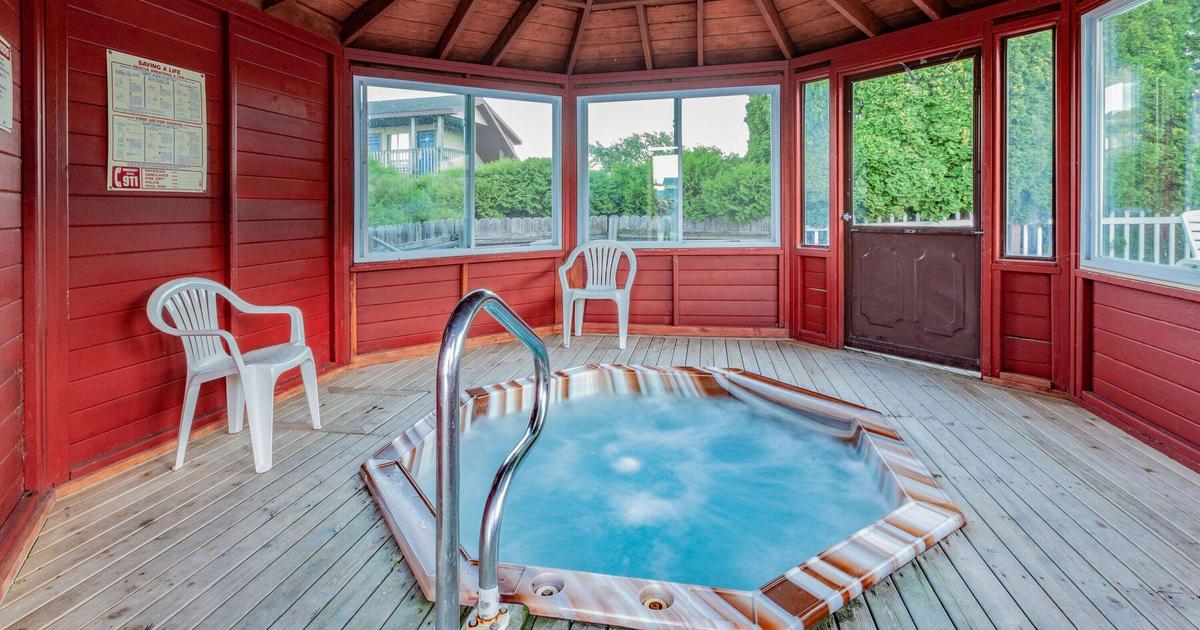 Days Inn & Suites by Wyndham St. Ignace Lakefront à partir de 60