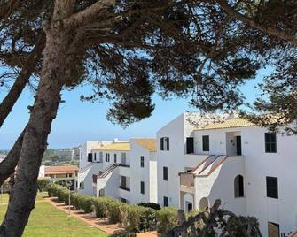 Rental unit in Arenal d'en Castell · 2 bedrooms · 3 beds · 1 bath - Arenal d'en Castell - Gebäude