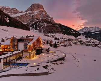 Hotel Cappella - Colfosco - Building