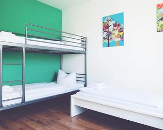 StayInn Hostel und Gästehaus - Freiburg im Breisgau - Bedroom