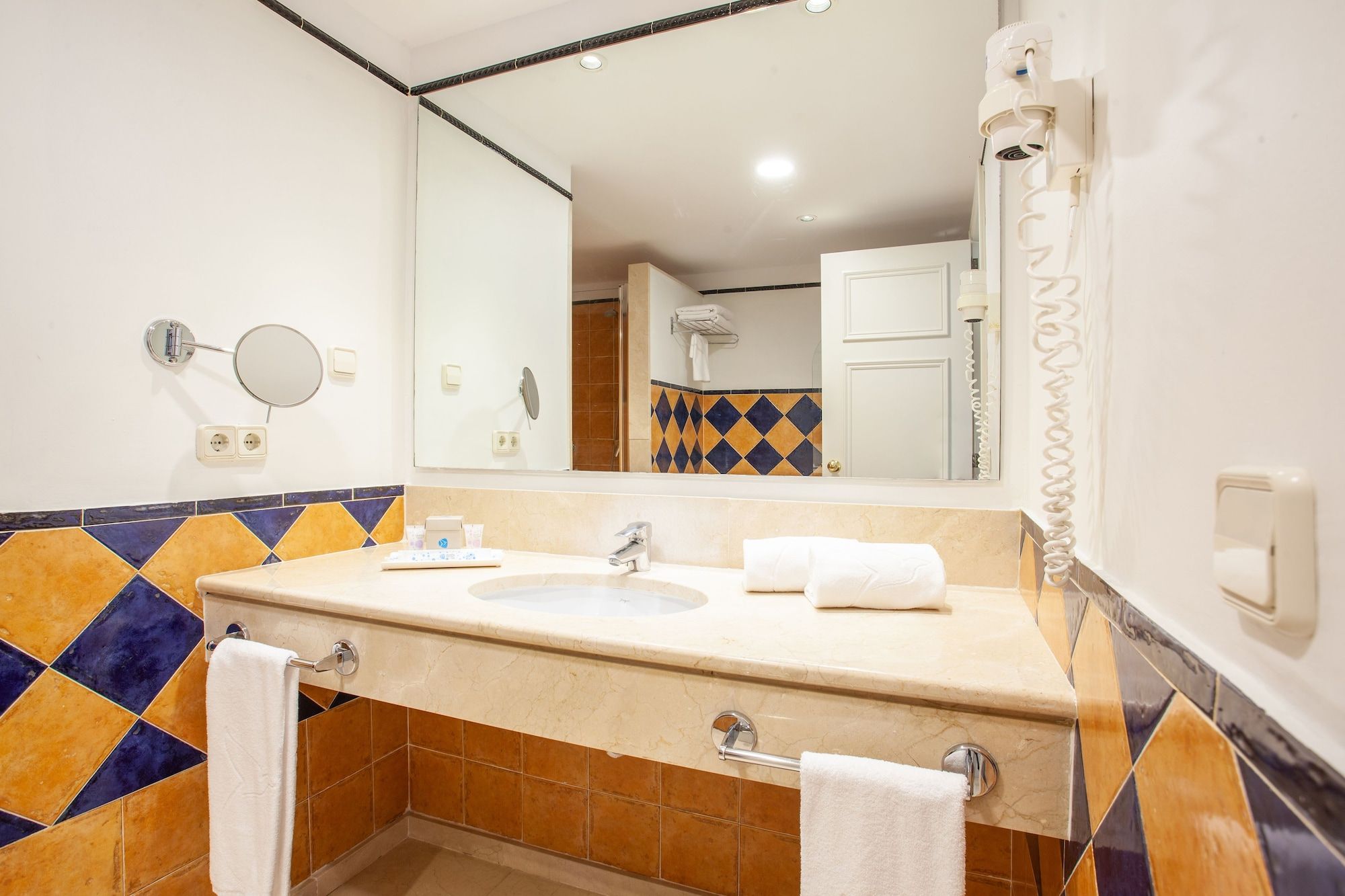 Grupotel Macarella Suites & Spa - סיוטדליה דה מנורקה