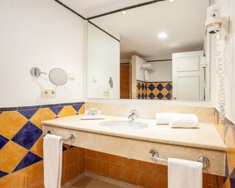 Grupotel Macarella Suites & Spa - סיוטדליה דה מנורקה