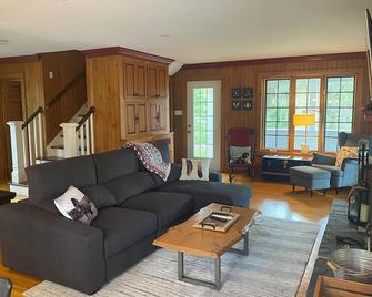 Beautiful country house \'Au Charme Champêtre\' near lake and ski resorts - South Bolton - Sala de estar