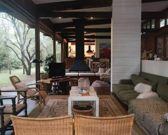Lazuli Bush Lodge, Hluhluwe - Hluhluwe - Oturma odası