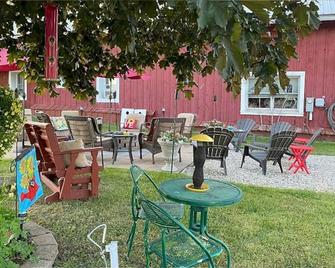 Northern Family Motel - Potsdam - Patio