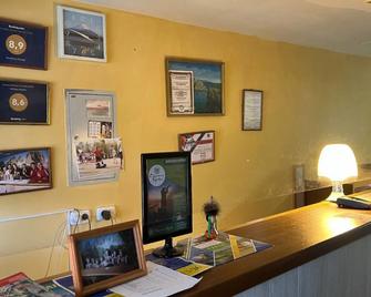 Vershiny Hostel - Ulan-Ude - Front desk