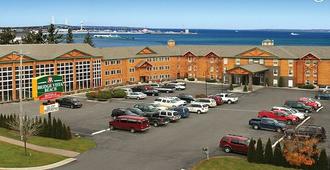 Bridge Vista Beach - Hotel & Convention Center - Mackinaw City - Edificio