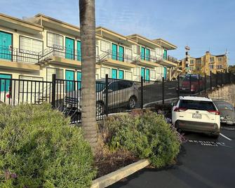 Fireside Inn By The Beach Boardwalk & Bowling - Santa Cruz