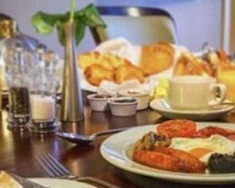 Kenmare Bay Hotel & Resort - Kenmare - Food