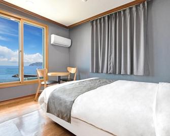 Yang Yang Port View Hotel - Yangyang - Habitación