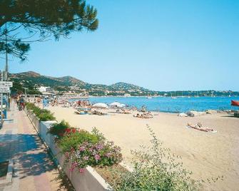 Logis Hotel l'Esterella - Saint-Raphaël - Beach