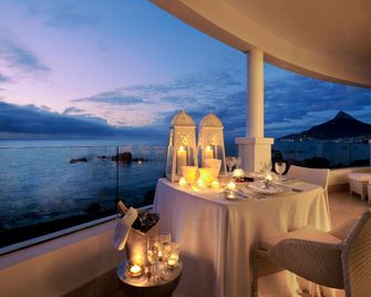 Twelve Apostles Hotel & Spa - קייפ טאון - חדר שינה