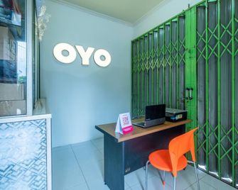 OYO 2025 Pondok Wahidin - Cirebon - Front desk