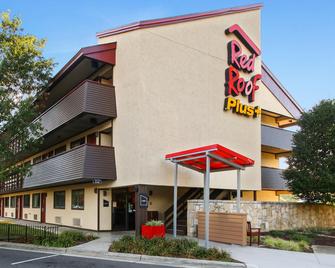Red Roof Inn Plus+ Statesville - Statesville - Building